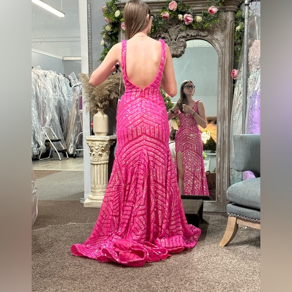 Elegant Pink Evening Gown - Picture 2 of 6